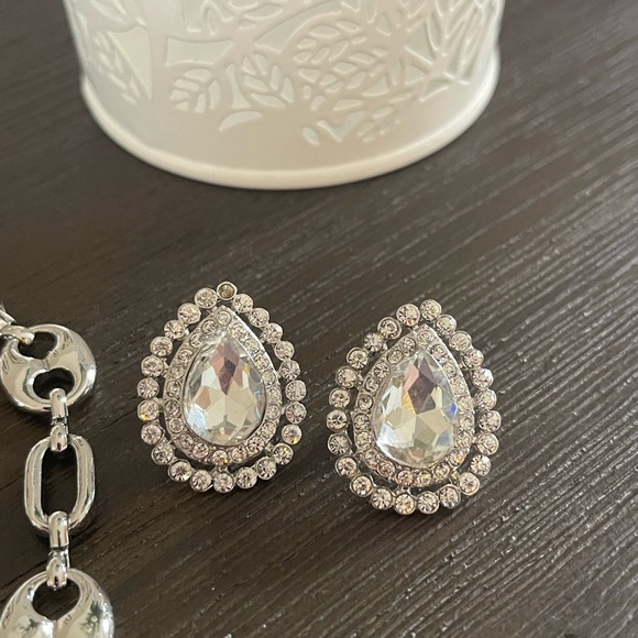 Necklace and earring combo - Picture 3 of 4